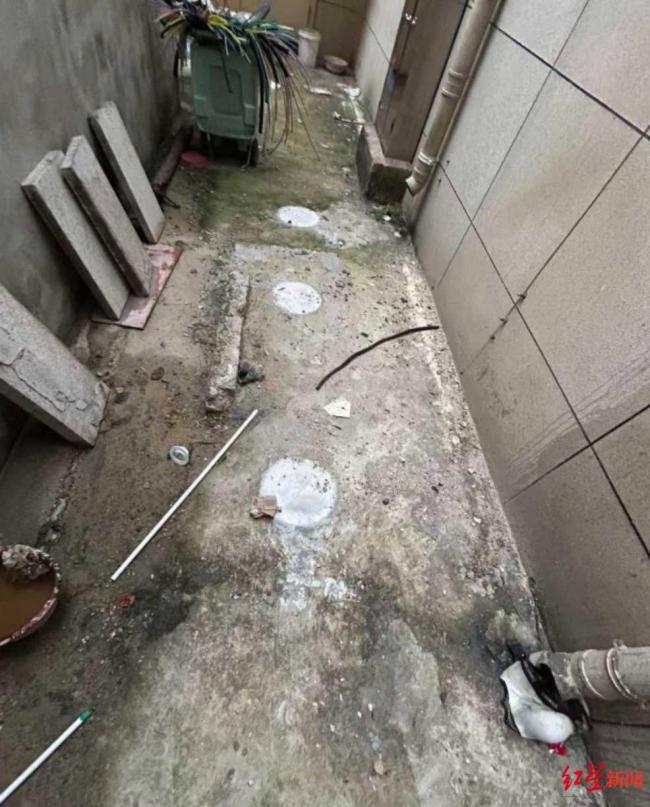 私挖地下室业主担任多家公司高管 违规施工引发关注