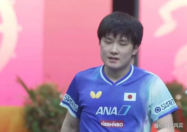 张本智和淘汰梁靖崑后疯狂吼叫 动作嚣张 胶着五局险胜