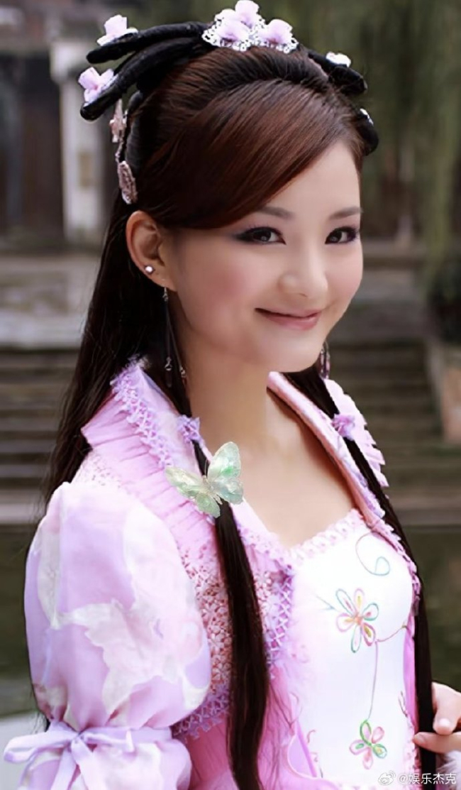 当前位置:>娱乐>影视长廊>正文馨子的"无人邀约"揭示了娱乐圈光鲜表皮