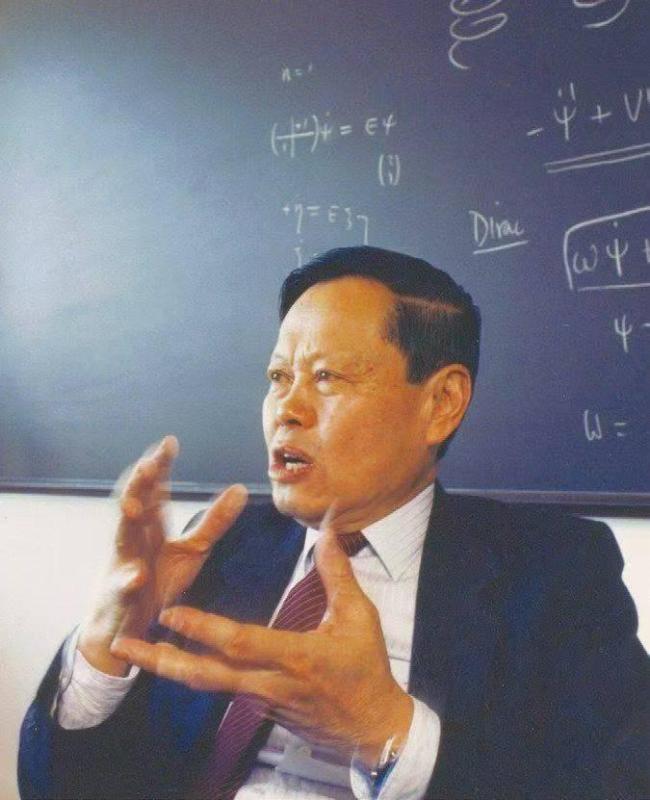 悼念杨振宁：世纪科学巨擘的归根之路 百年科学与家国情怀