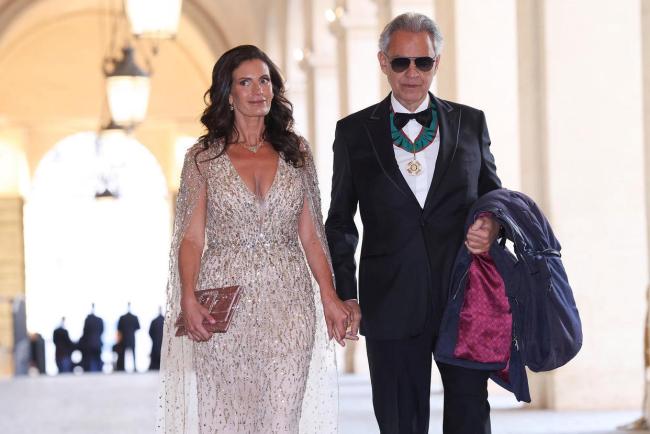 见泽连斯基前,特朗普先来了场“音乐外交”:邀著名盲人男高音白宫展歌喉