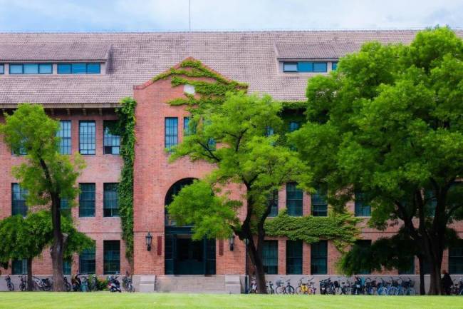 杨振宁与清华大学缘分贯穿一生 从少年梦到归根清华