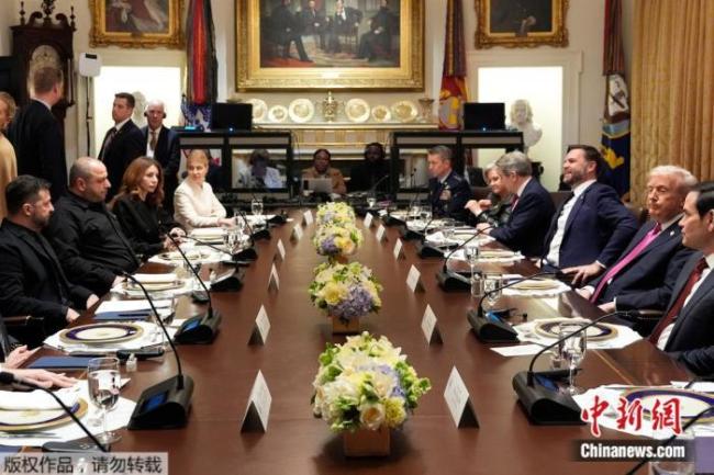 特朗普和泽连斯基的会谈气氛很紧张