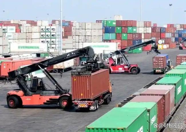 特朗普释放缓和信号：中美经贸关系或有转机，关税政策微妙转变