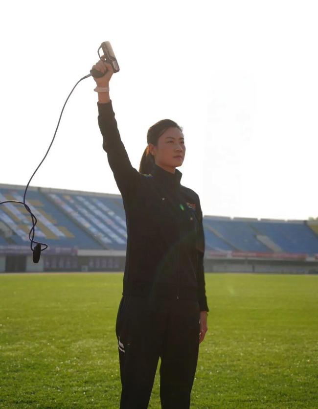 乒乓球奥运冠军丁宁当校长了 开启新篇章