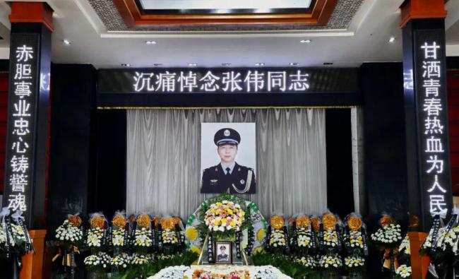 ⁠⁠41岁刑警因公牺牲