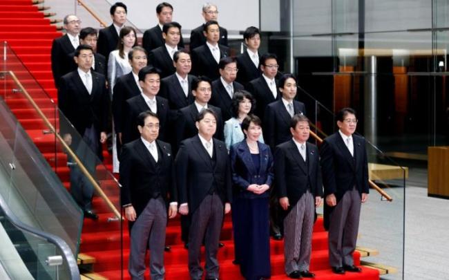 日本新首相将如何“破局” 新政面临多重挑战