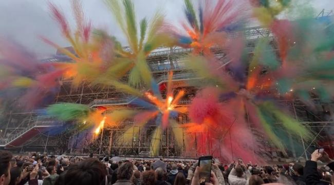 蔡国强巴黎展会活动取消 告别烟火秀照常举行