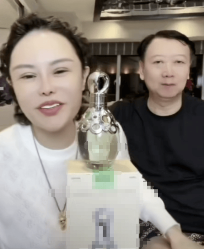 女子实名举报近千万粉丝网红逃税 税务问题引关注