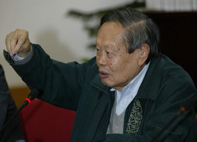 杨振宁学生哽咽回忆恩师