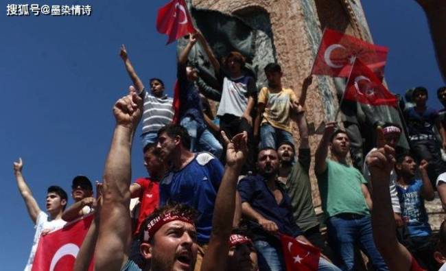 内塔尼亚胡雕像被执行绞刑 抗议情绪激昂