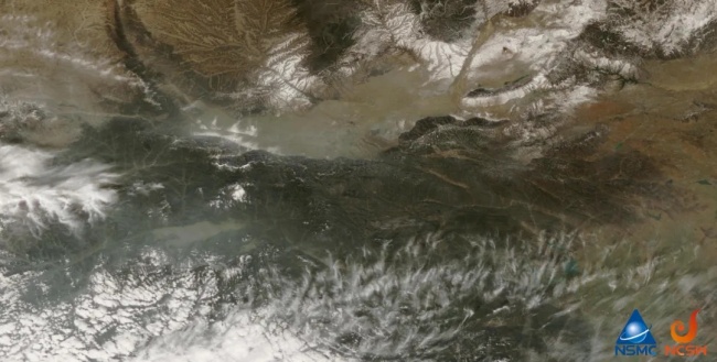 南北气候分界线具象化了 “一米之隔,两个季节”