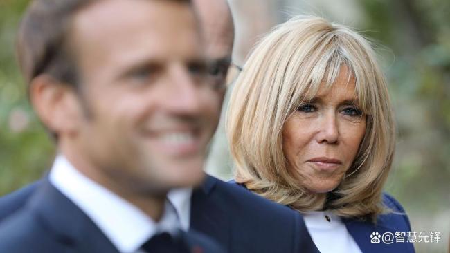 马克龙妻子档案性别被改成男性