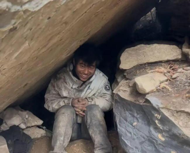 “荒野求生赛”出圈 网友在看什么