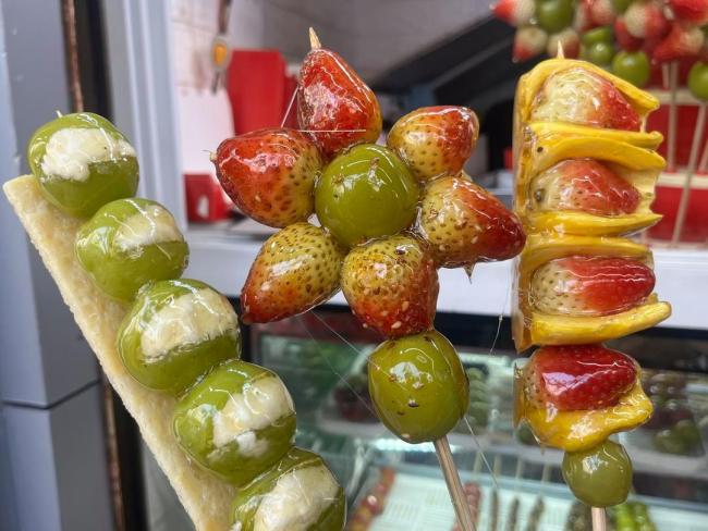 奶皮子糖葫芦卖到40元一串