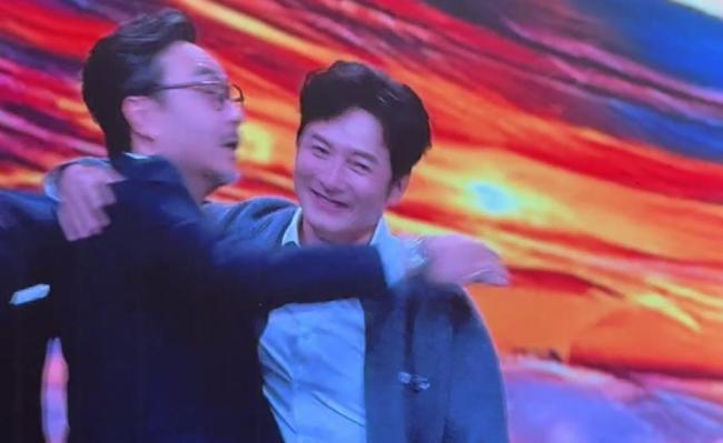 李维嘉何炅相拥而泣 久别重逢泪满眶