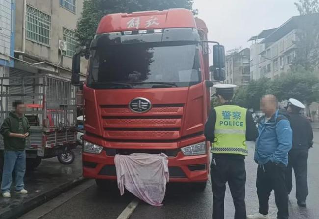一行政执法车遮挡号牌罚200记9分 小聪明反被误
