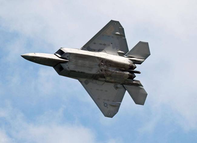 美军南海坠落的舰载机什么来头 老化航母频发事故