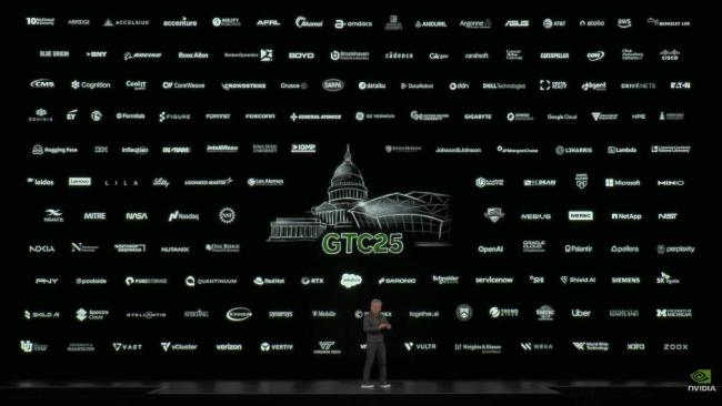 黃仁勛勾勒AI宏偉藍圖 引領(lǐng)未來科技浪潮