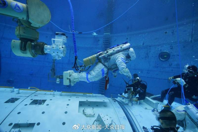 航天员张洪章天选太空打工人 科学家的飞天梦