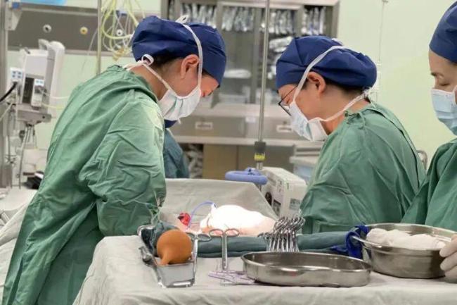 52岁女子试管怀上双胎还遇上早产