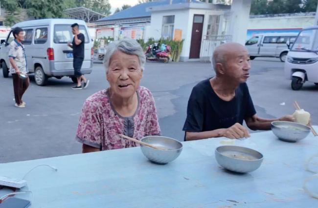 95后村支书把留守村变网红村 流量改变乡村