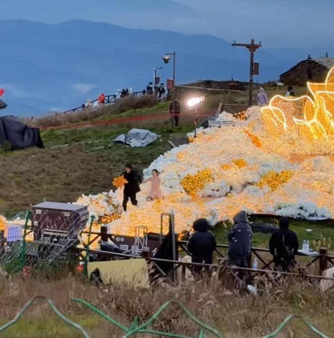 花小龙求婚成功 浪漫满屋温情无限