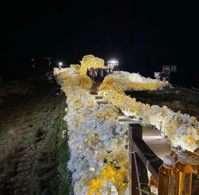 花小龙求婚成功 浪漫满屋温情无限