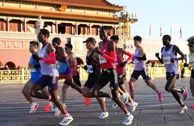 杨春龙获2025北马男子组国内第二名