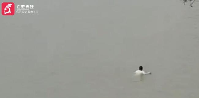 退役军人勇救落水女子后默默离开 生命至上信念彰显