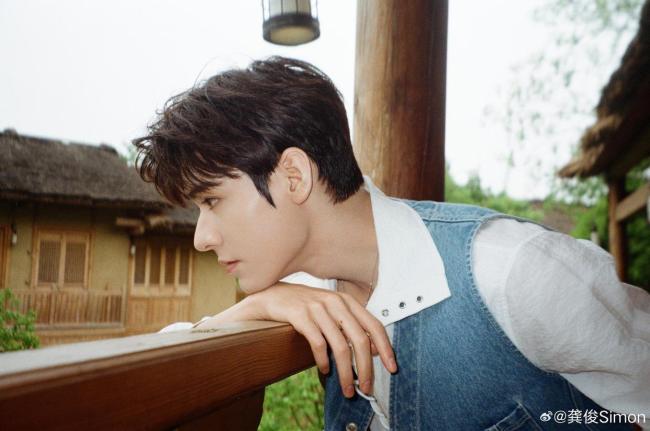 自然堂与龚俊实力共赴