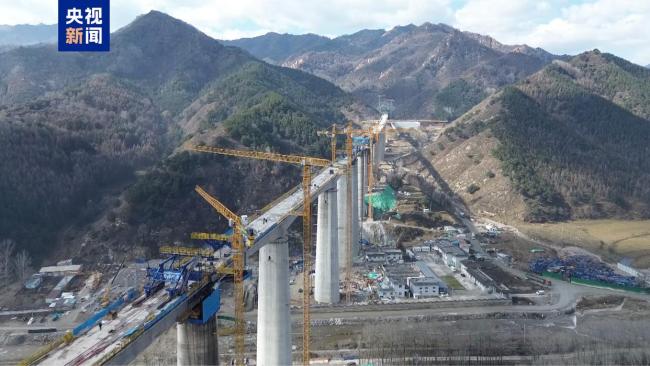 清水河特大桥顺利合龙 雄忻高铁建设迎关键性突破