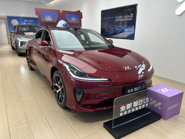 多家车企宣布税费“兜底”政策 年底购车热潮提前启动