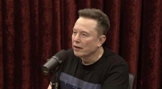 马斯克剧透特斯拉四款AI芯片 自动驾驶新进展