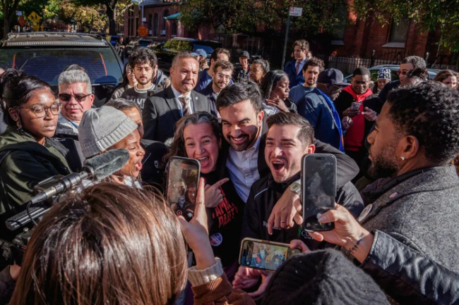 纽约新市长曾是一名嘻哈歌手 从乌干达走出的民主社会主义者