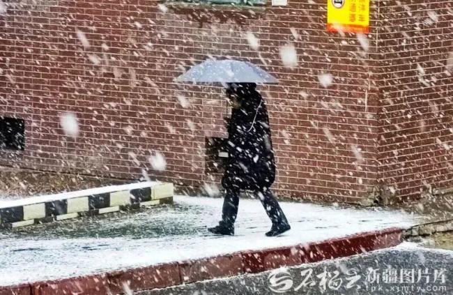 新疆大范围强降雪即将上线 暴雪预警启动