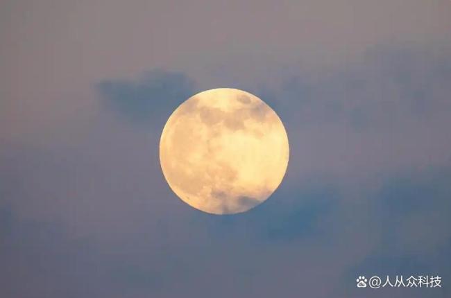 超級(jí)月亮直拍 絕美夜空刷屏社交平臺(tái)