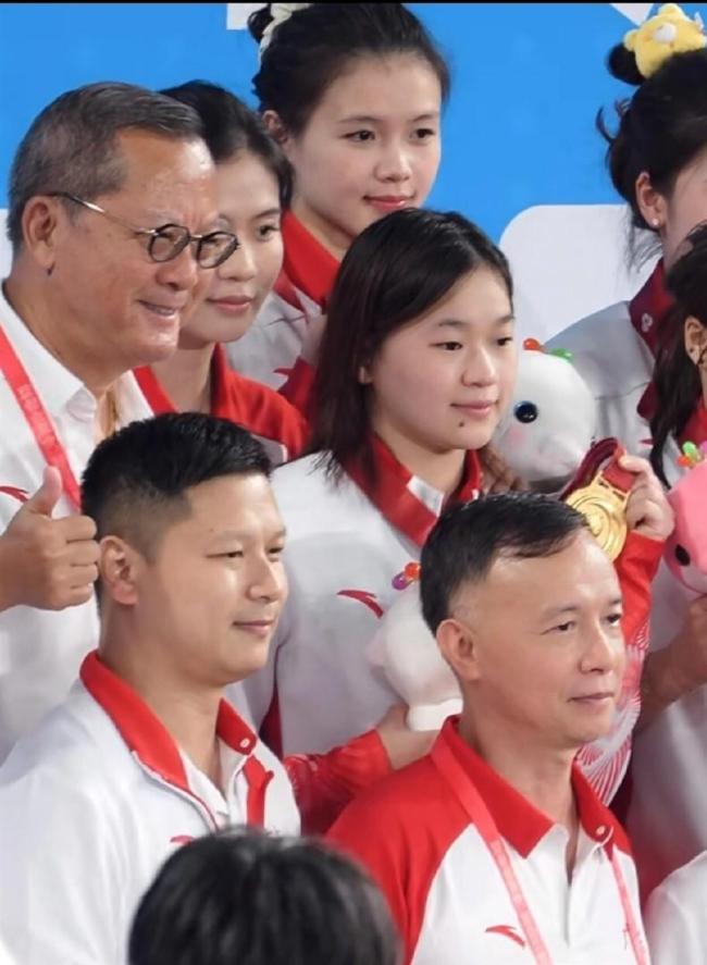 何威仪点评爱徒谢思埸全红婵 师徒情深共创辉煌