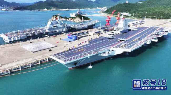 福建舰入列现场高清大图来了 我国首艘电磁弹射航母