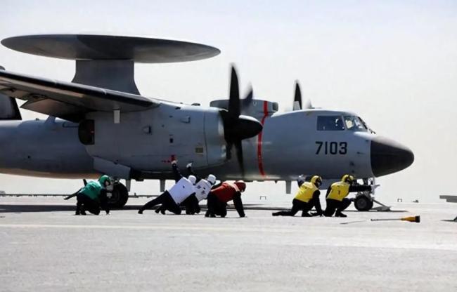 军事专家：福建舰让一些国外决策者变冷静了 实力重塑地区平衡