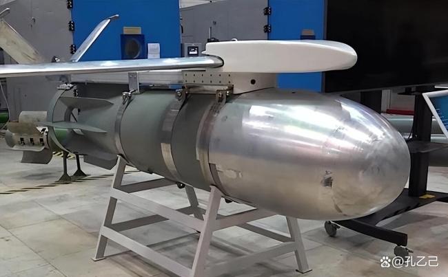 俄空投重磅炸弹打爆乌据点 FAB-3000威力惊人