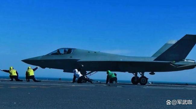 福建舰单日最大弹射250架次意味着啥 电磁弹射技术革命