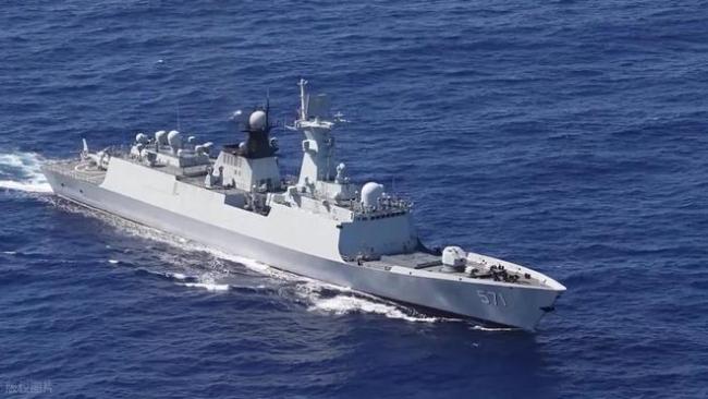 前美国部长夸赞中国 实力决定态度