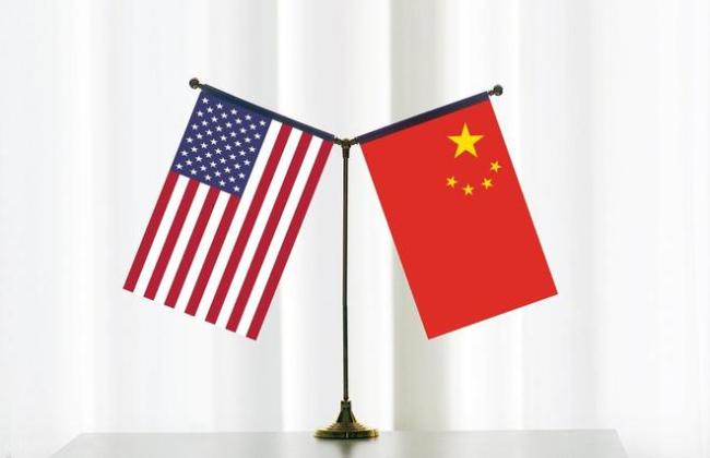 前美国部长夸赞中国 实力决定态度