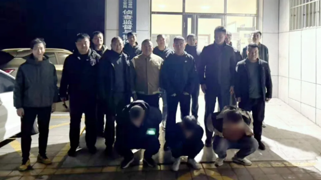 辽宁朝阳：盗窃团伙流窜作案偷电瓶，逮个正着！