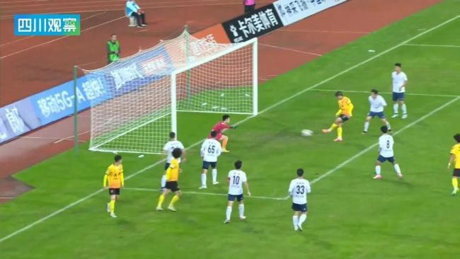 川超:成都8-0大胜巴中 进攻狂潮席卷全场