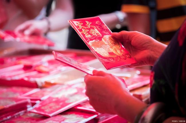 女子骗取彩礼超60万被判10年 骗婚乱象引关注