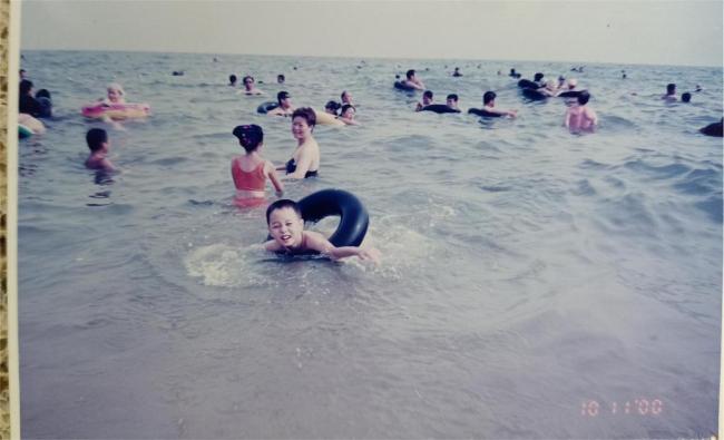 在海下百米感受“活着