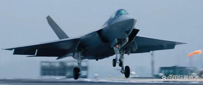 专家：福建舰舰载机打造空中铁三角 体系化作战能力显著增强