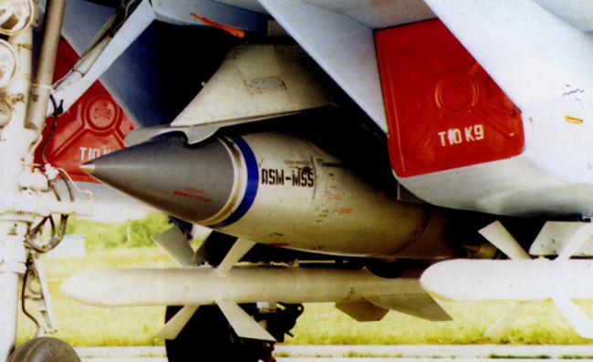 美媒：超级大黄蜂不是歼-15T对手 载荷航程差距显著